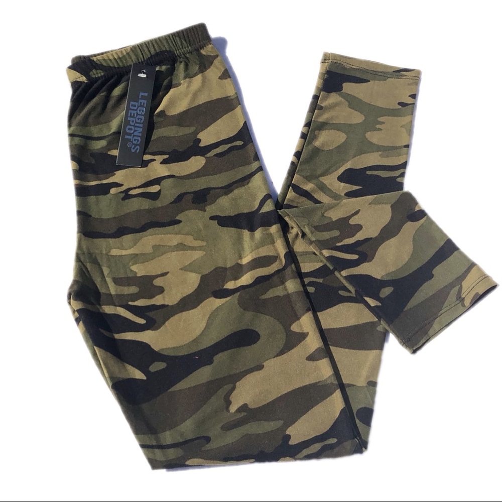 🛑CLEARANCE‼️ 🆕 camo Leggings One size 0 to 12